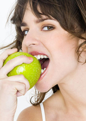 20种最不健康的水果吃法:不熟的香蕉加重便秘